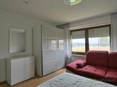 Kommode und Kleiderschrank - 