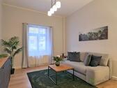 Blick ins Wohnzimmer - 2 Zimmer Etagenwohnung in Dresden