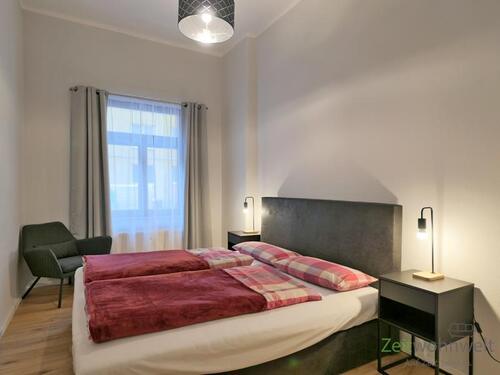 Blick ins Schlafzimmer - (EF1108_M) Dresden: Pieschen-Süd, neu möblierte 2-Zimmer-Wohnung im Hochparterre, Reinigungsservice inklusive