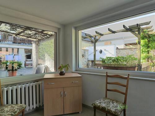 großer Hauseingangsbereich - 