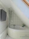 Eckbadewanne mit Duschabtrennung - 