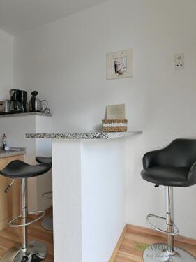 massiver Tresen-Esstisch - 