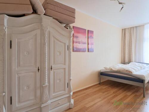 XL-Kleiderschrank mit Balkon-Sitzkissen - Etagenwohnung mit 60,00 m&sup2; in Erfurt zur Miete