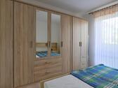 großer Kleiderschrank - 