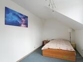 breites Bett - 2 Zimmer Etagenwohnung in Göttingen