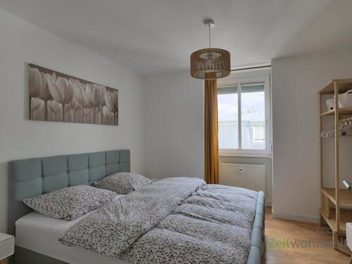 Blick ins Schlafzimmer - 