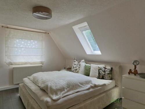 Blick ins Schlafzimmer - Haus mit 115,00 m&sup2; in Dresden zur Miete