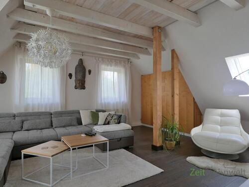 Blick ins riesige Wohnzimmer - (EF1157_M) Dresden: BühlauWeißer Hirsch, neu möbliertes Wohnhaus mit Garten und Terrasse zur Zwischenmiete