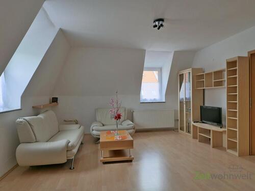 Blick ins Wohnzimmer - (EF1056_M) Zwickau: Pölbitz, preiswerte neu möblierte 2-ZKB, zentrumsnahe Seitenstraße, WLAN und Waschmaschine