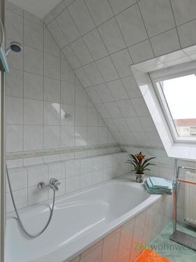 Wanne mit Duschabtrennung - 