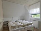 Blick ins Schlafzimmer - 