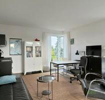 (EF1353_M) Kassel-Stadt: Niederzwehren, neu möbliertes Apartment mit Dachbalkon in ruhiger Lage, PKW-Stellplatz