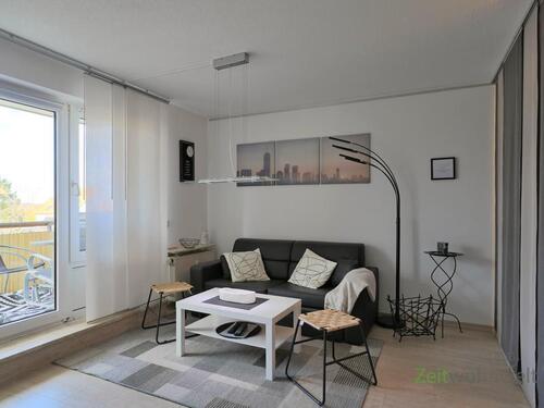 Bliick in den Wohnraum - (EF1332_M) Halle: Böllberg-Wörmlitz, neu renovierte und neu möbliertes 1,5-Zi-Apartment mit Aufzug und Balkon