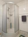 Dusche und Handtuchheizkörper - 