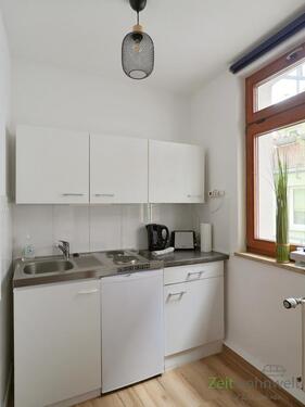Blick in die Küche - 1 Zimmer Etagenwohnung in Jena