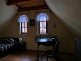 kleiner Schreibtisch - 1 Zimmer Etagenwohnung in Radebeul
