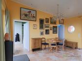 Blick zu Schlafzimmer und Bad - 2 Zimmer Etagenwohnung zur Miete in Kassel