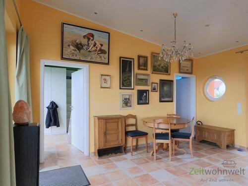 Blick zu Schlafzimmer und Bad - 2 Zimmer Etagenwohnung zur Miete in Kassel