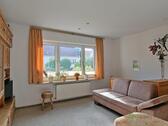 Blick ins Wohnzimmer - 2 Zimmer Etagenwohnung zur Miete in Erfurt