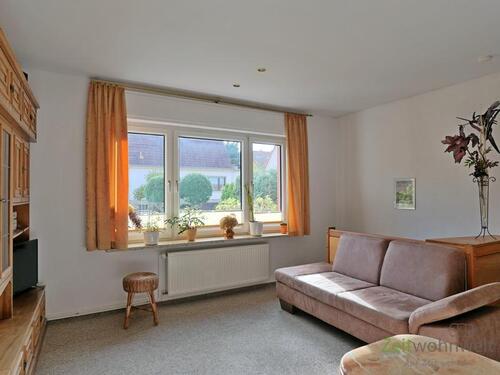 Blick ins Wohnzimmer - 2 Zimmer Etagenwohnung zur Miete in Erfurt