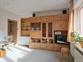 Schrankwand und TV - 2 Zimmer Etagenwohnung in Erfurt