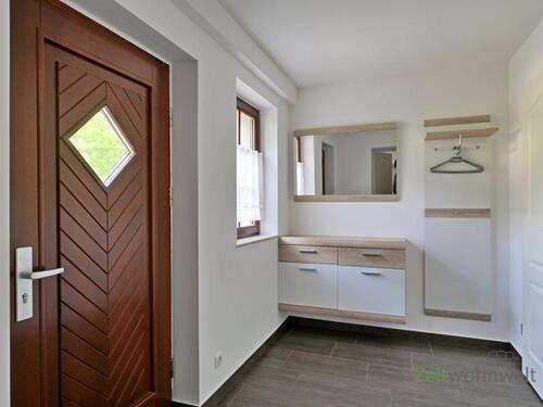 Eingang und Garderobe - 
