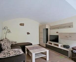 (EF0498_M) Dresden: HellerauWilschdorf, 2-Zimmer-Wohnung mit separatem Hauseingang und Terrasse in einem 3-Seiten-Hof