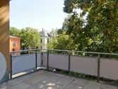 Balkon im Grünen - Etagenwohnung mit 93,00 m&sup2; in Dresden zur Miete
