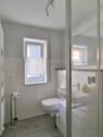 Bad mit Dusche - 