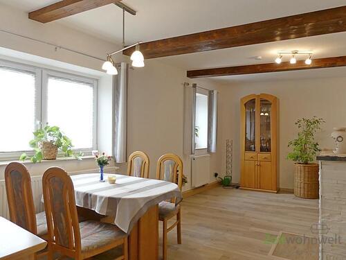 Blick ins Wohnzimmer - 2 Zimmer Etagenwohnung zur Miete in Erfurt