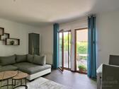 Blick zum Terrassenausgang - 2 Zimmer Etagenwohnung zur Miete in Dresden