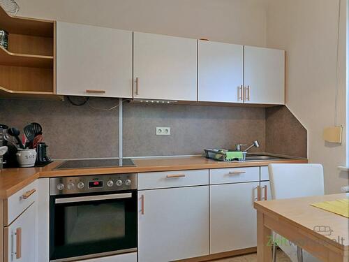 Blick in die Küche - Etagenwohnung mit 26,00 m&sup2; in Gotha zur Miete
