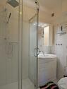 Bad mit Dusche - 