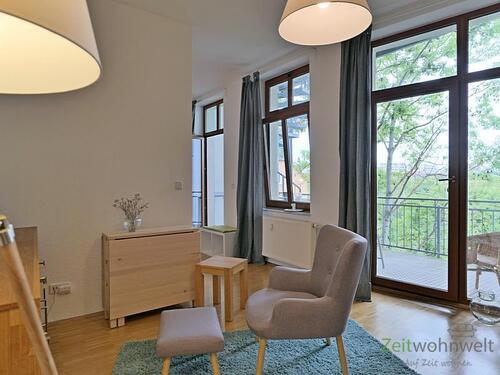 große Balkon-Fensterfront - (EF0624_M) Erfurt: Brühlervorstadt, diskretes 1,5-Zimmer-Apartment, mit Parkettböden und großem Balkon, WLAN inklusive