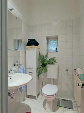 Bad mit Dusche - 