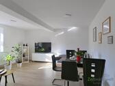 Esstisch im Wohnzimmer - 2 Zimmer Etagenwohnung in Alkersleben