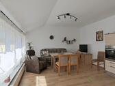 Blick in den Wohnraum - 2 Zimmer Etagenwohnung zur Miete in Nessetal