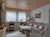 Blick ins Wohnzimmer - 2 Zimmer Etagenwohnung zur Miete in Erfurt