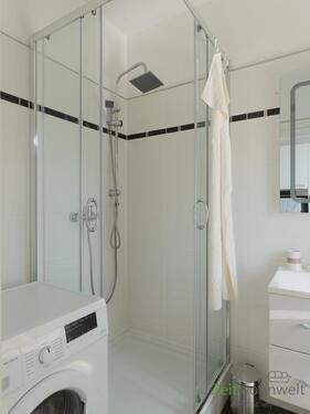 Dusche und Waschmaschine - 