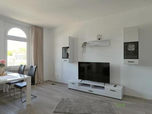 moderne Schrankwand und TV - Etagenwohnung mit 100,00 m&sup2; in Kassel zur Miete