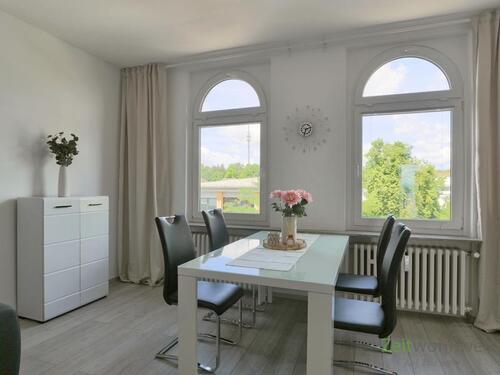 Esstisch im Wohnzimmer - 3 Zimmer Etagenwohnung zur Miete in Kassel