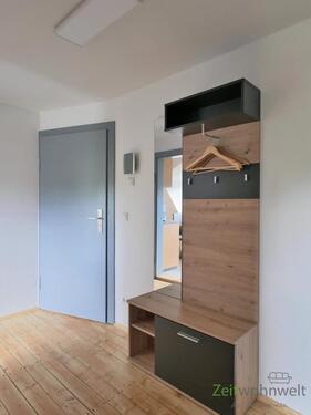 Garderobe im Wohnungsflur - 