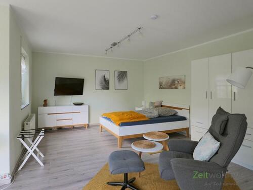 Blick in den Wohnraum - (EF0719_M) Dresden: Bannewitz, Bezug in neu renovierte und neu möblierte Einliegerwohnung mit Terrasse, WLAN inkl.