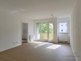 Blick ins Wohnzimmer - (12537_47) MGN: bezugsfertig neu renovierte 2-Zimmer-Wohnung mit Service, Aufzug und Balkon, EBK möglich