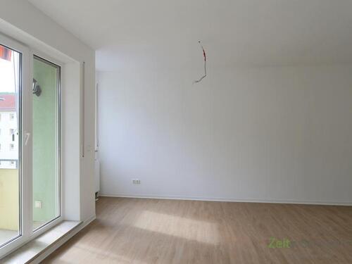 viel Stellfläche im Wohnzimmer - 2 Zimmer Etagenwohnung zur Miete in Meiningen