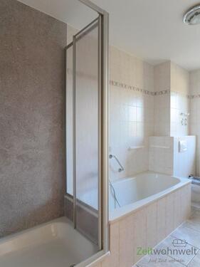 Dusche und Wanne - 