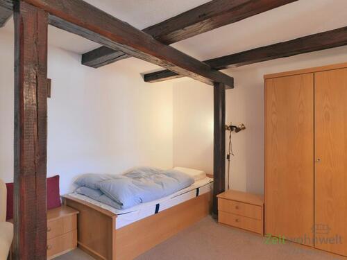 Bett und Kleiderschrank - 1 Zimmer Etagenwohnung zur Miete in Dresden