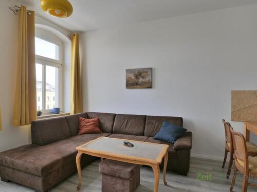 XL-Wohnzimmercouch - 3 Zimmer Etagenwohnung zur Miete in Dresden