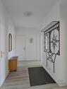 Wohnungsflur mit Garderobe - 
