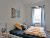 großes Schlafzimmer - 3 Zimmer Etagenwohnung in Erfurt